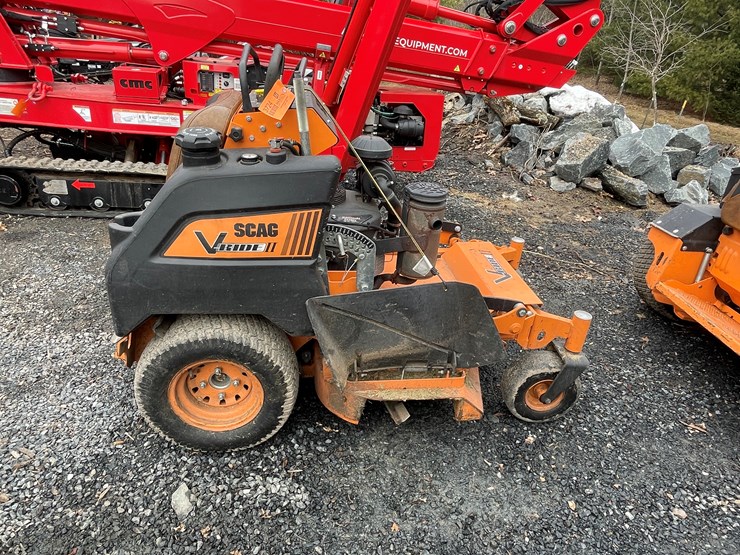 #1016-•-scag-v-ride-lawn-mower-(fall-creek,-wi)-image-4