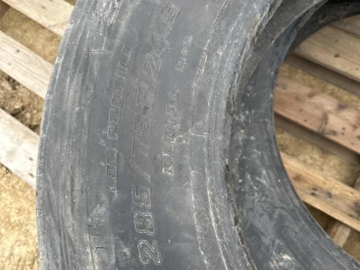 #51-•-(2)-bridgestone-285/75r24.5-tires-image-5