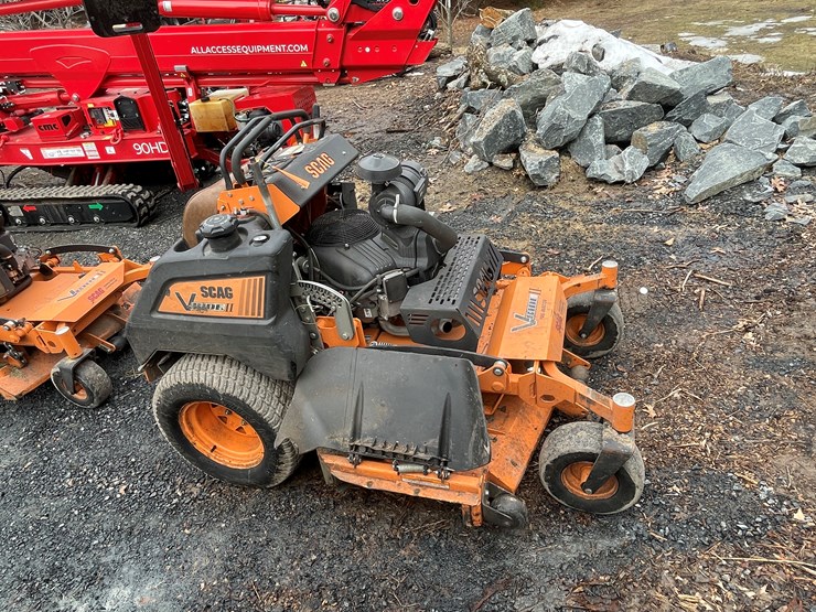 #1015-•-scag-v-ride-lawn-mower-(fall-creek,-wi)-image-4