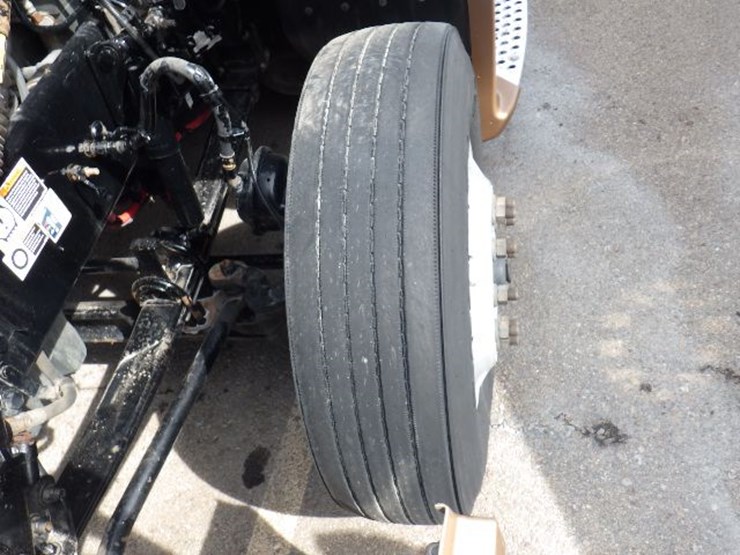 2022-kenworth-t680-image-24