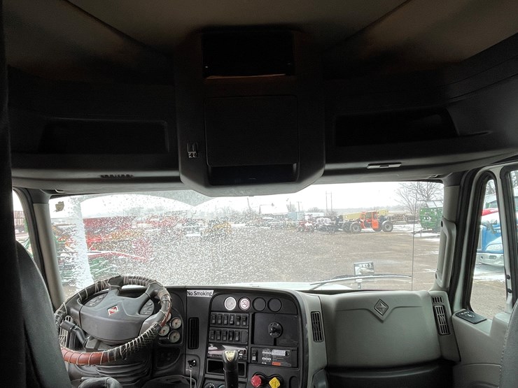 2016-international-prostar-image-57