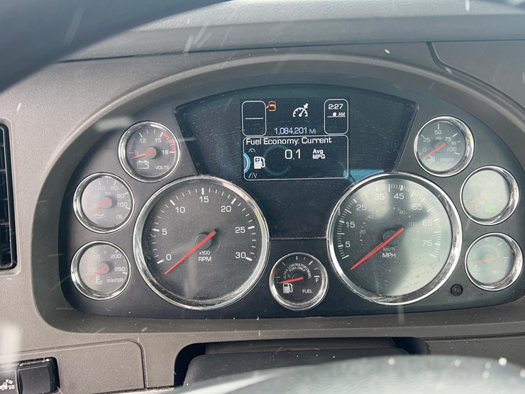 2017-kenworth-t680-image-61