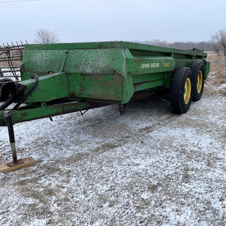 JOHN DEERE 680