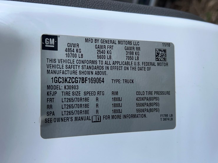 2011-chevrolet-3500hd-image-54