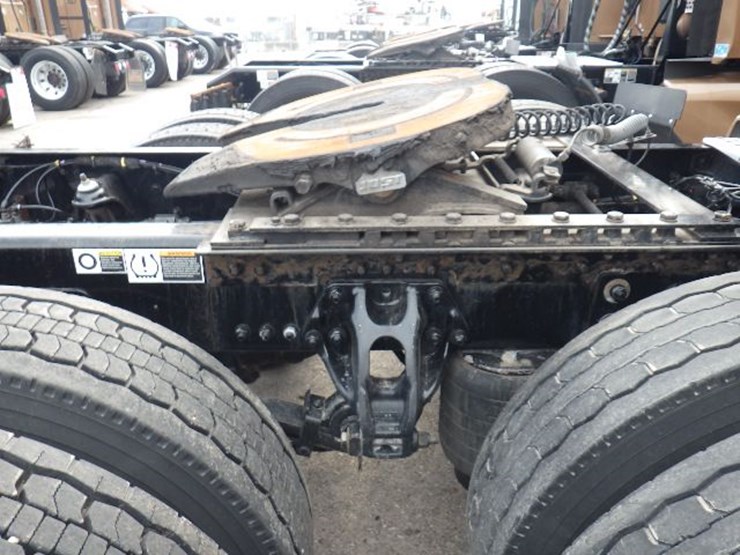 2022-kenworth-t680-image-7