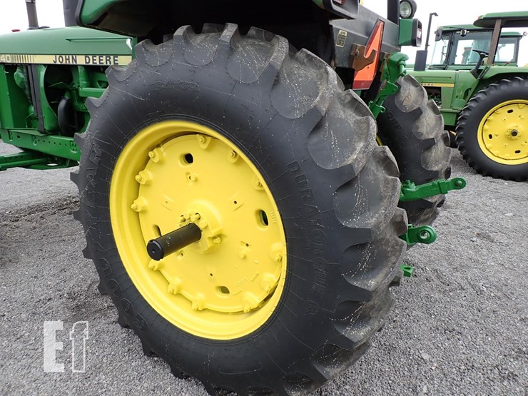 john-deere-4240-image-11