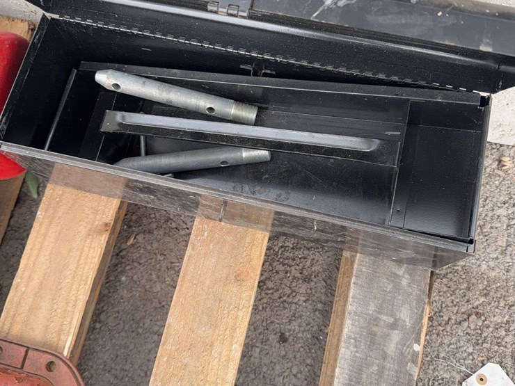 oil-pan,-toolbox-and-air-cleaner-image-6