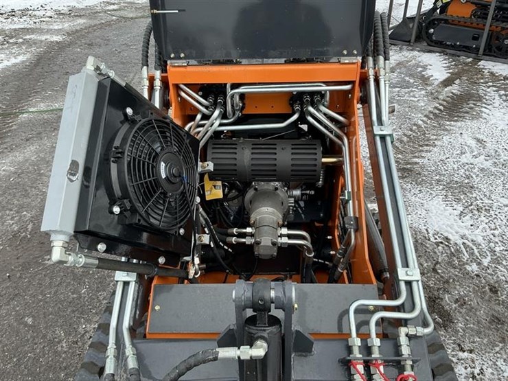 #1015-•-unused-landhero-lhr‑me380x1-mini-skid-steer-loader-image-12