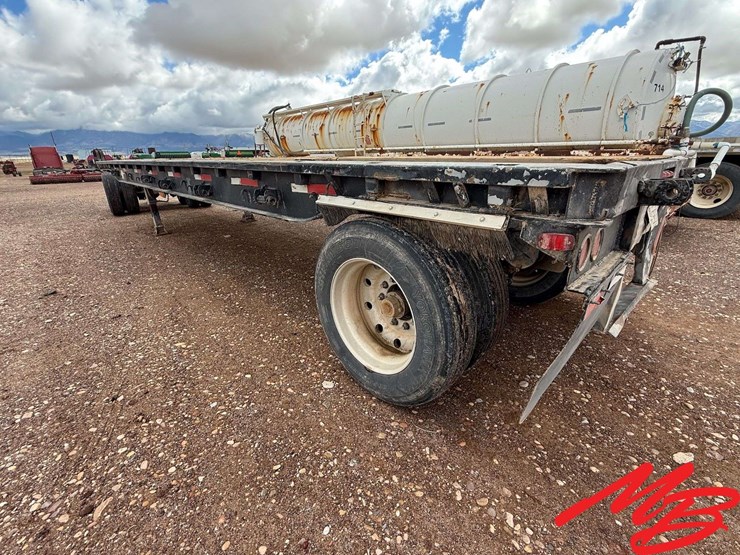 32'-flatbed-trailer-image-3