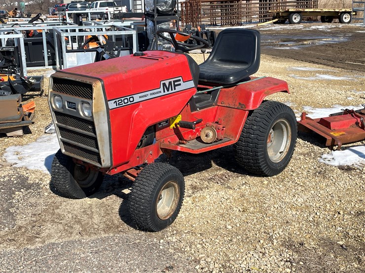 massey-ferguson-1200-image-1