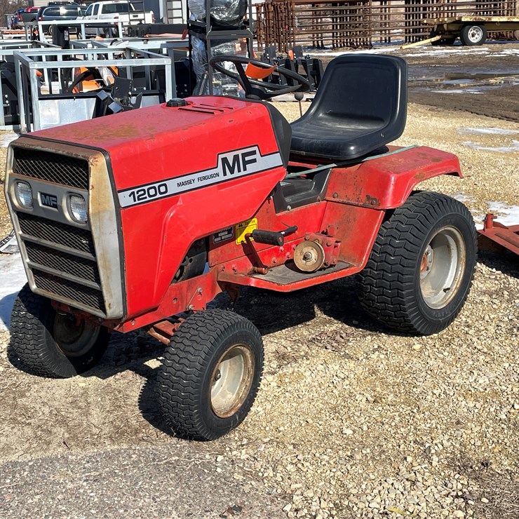 MASSEY-FERGUSON 1200