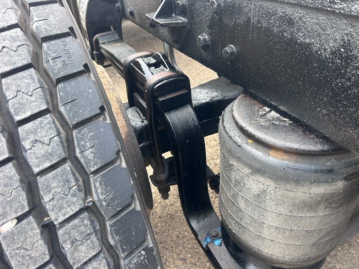 1999-peterbilt-379-image-37