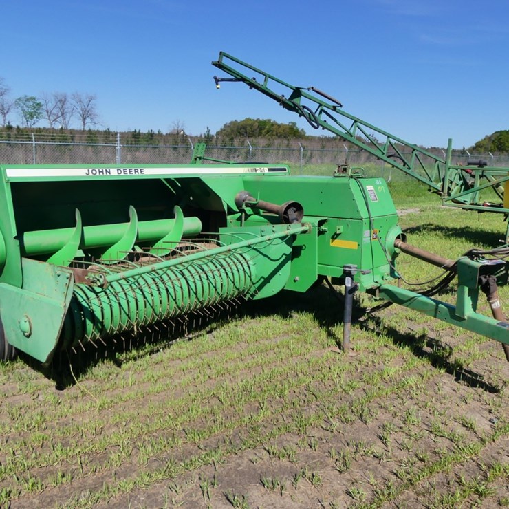 2001 JOHN DEERE 348