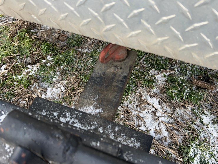 2011-chevrolet-3500hd-image-27