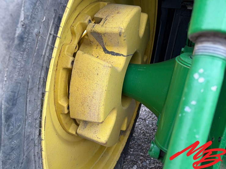 2012-john-deere-8285r-image-16