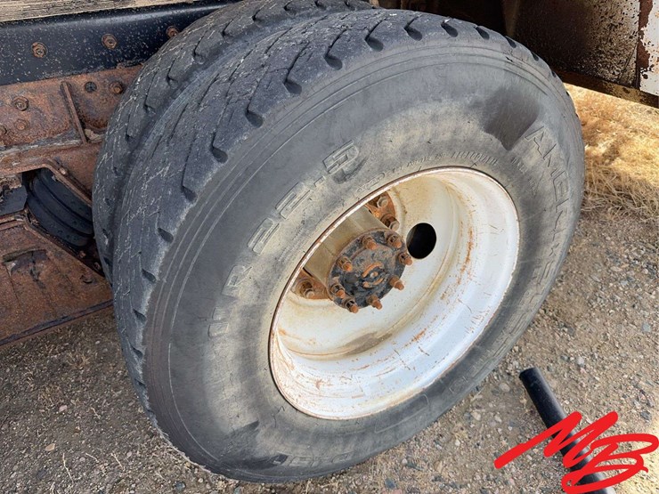 2002-sterling-m8500-image-12