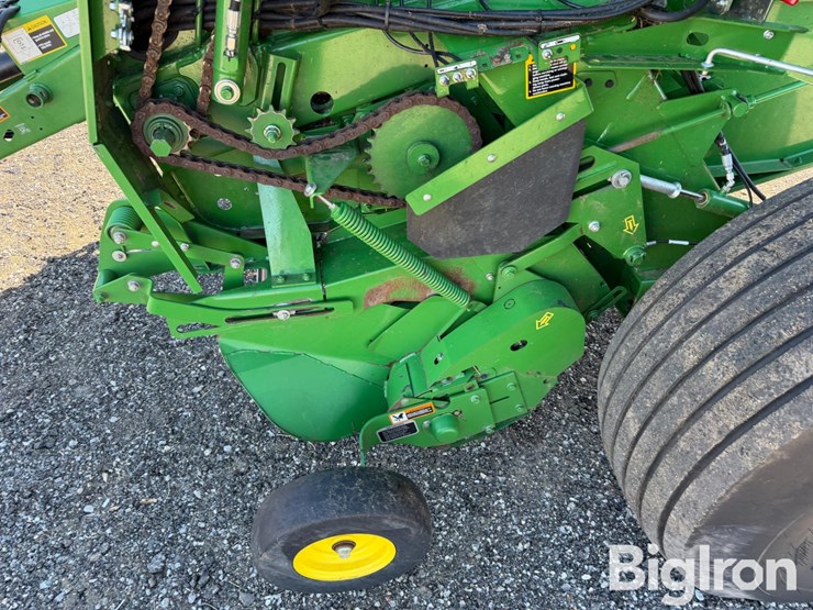 2024-john-deere-561m-image-18