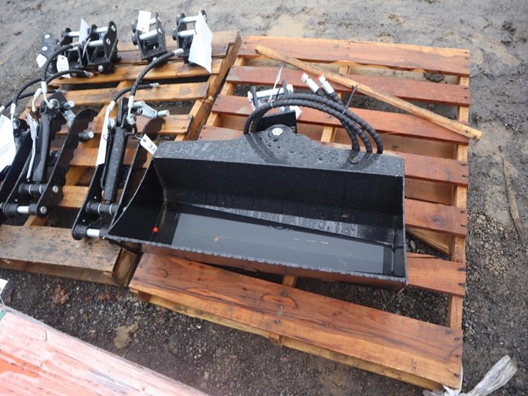 tpm-32"-hydraulic-tilt-bucket-image-4