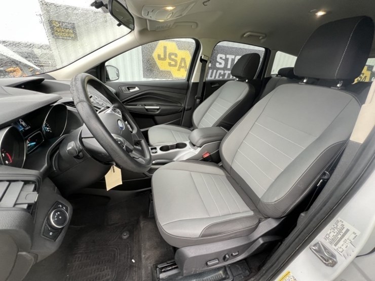 2016-ford-escape-image-25