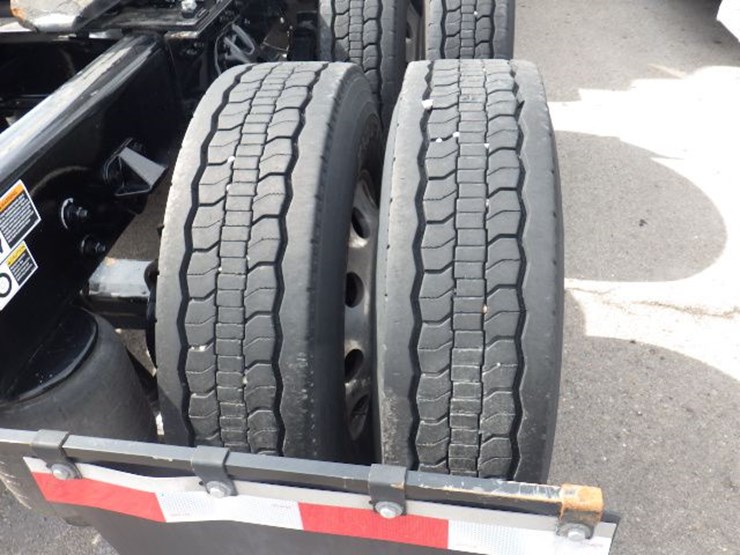 2024-kenworth-t680-image-9