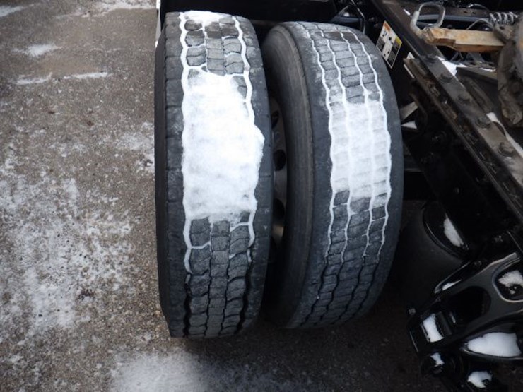 2022-kenworth-t680-image-14