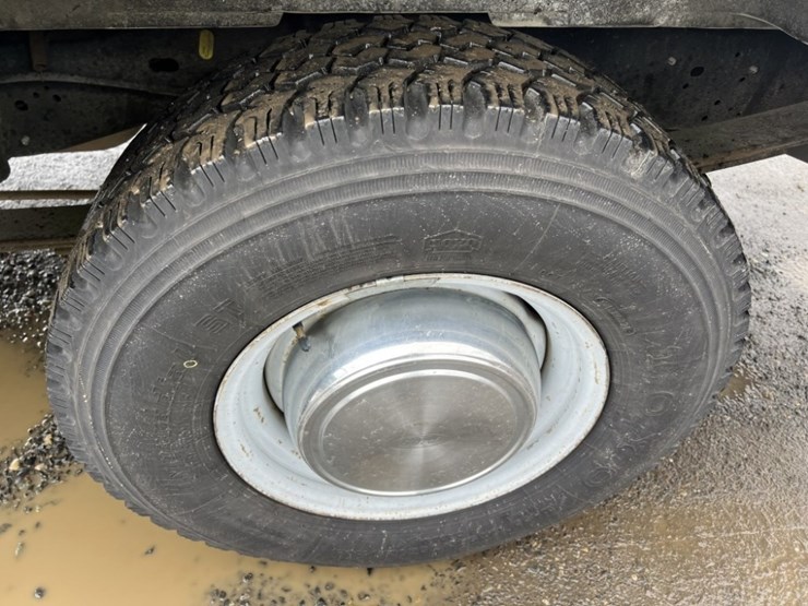 2004-ford-e250-image-18