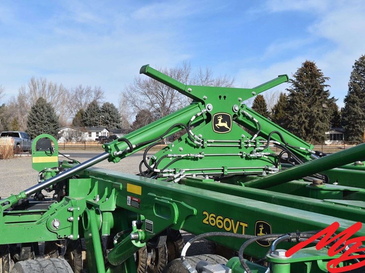 2019-john-deere-2660vt-image-28