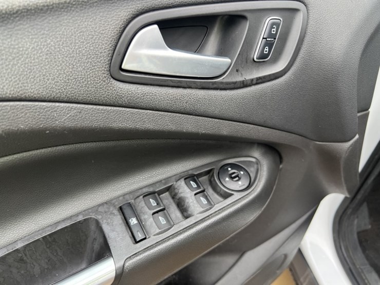 2016-ford-escape-image-27