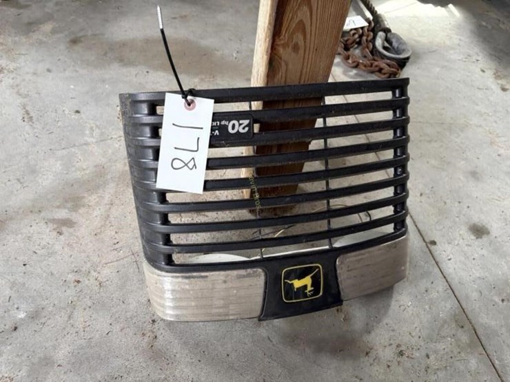 john-deere-la-image-1