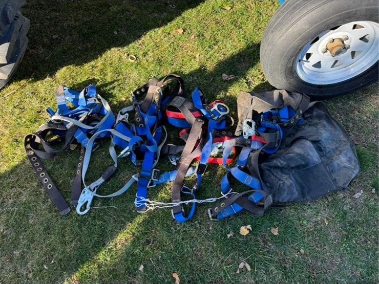 2021-kubota-l2501hst-image-33