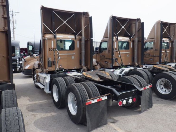 2022-kenworth-t680-image-12