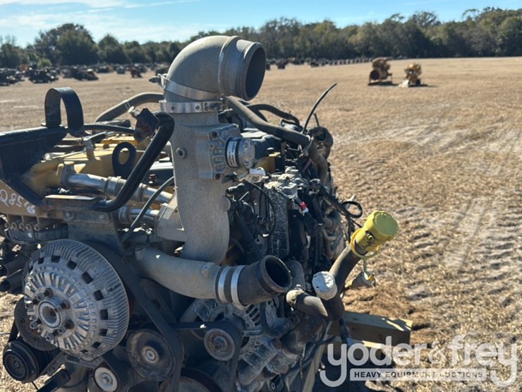 caterpillar-12-image-11