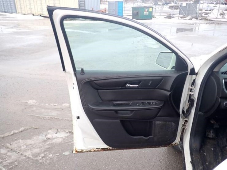 2015-chevrolet-traverse-image-12