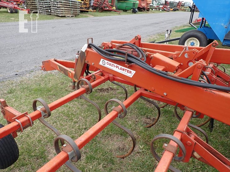 case-ih-5100-image-12