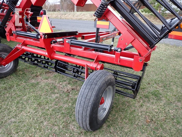 2020-case-ih-crumbler-110-image-7