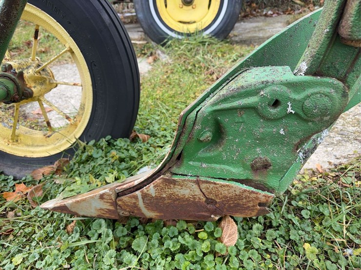 john-deere-12-image-15