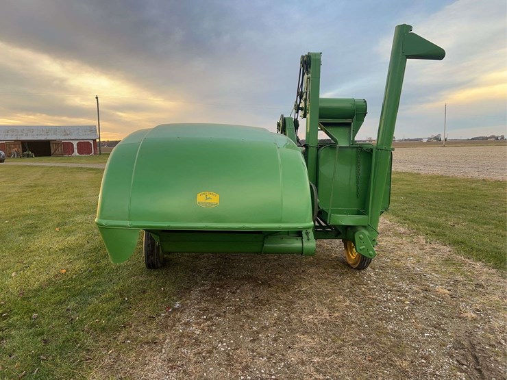 john-deere-no.-12a-pull-type-combine-image-4