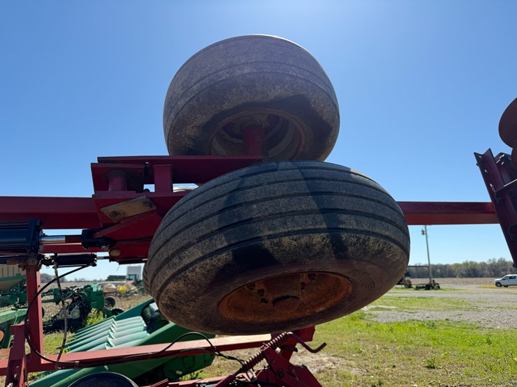 case-ih-3900dh-image-14