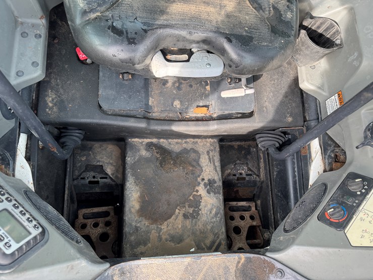 2019-bobcat-s650-image-14