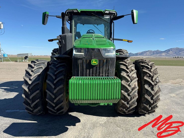2023-john-deere-8r-370-image-2