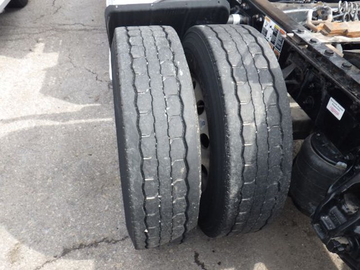 2022-kenworth-t680-image-15