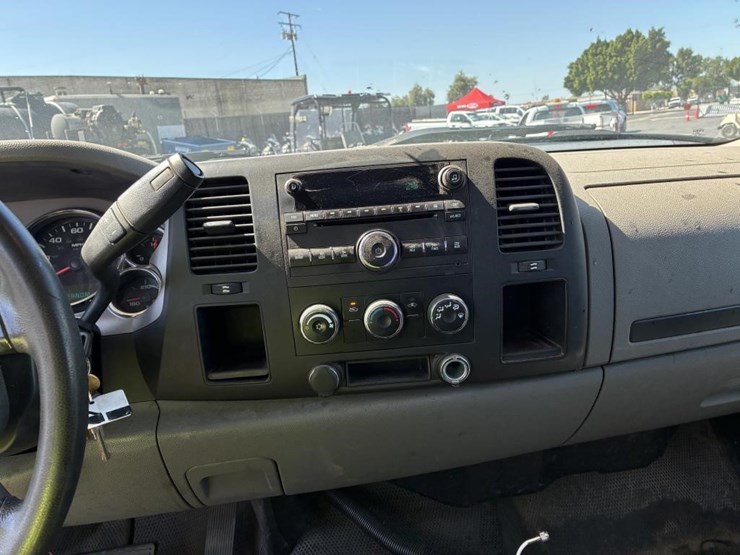 2009-chevrolet-silverado-2500hd-image-11