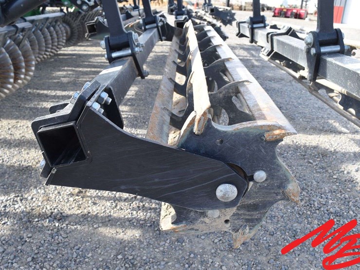 2019-john-deere-2660vt-image-40