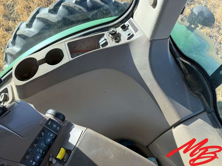 2015-john-deere-7210r-image-31