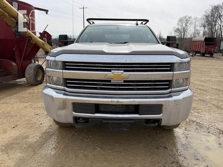 2014-chevrolet-3500hd-image-2