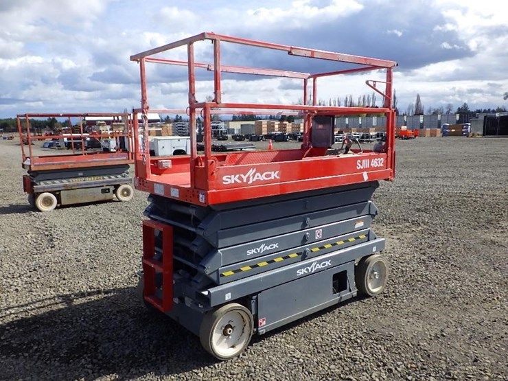 skyjack-sj-4632-scissor-lift-image-5