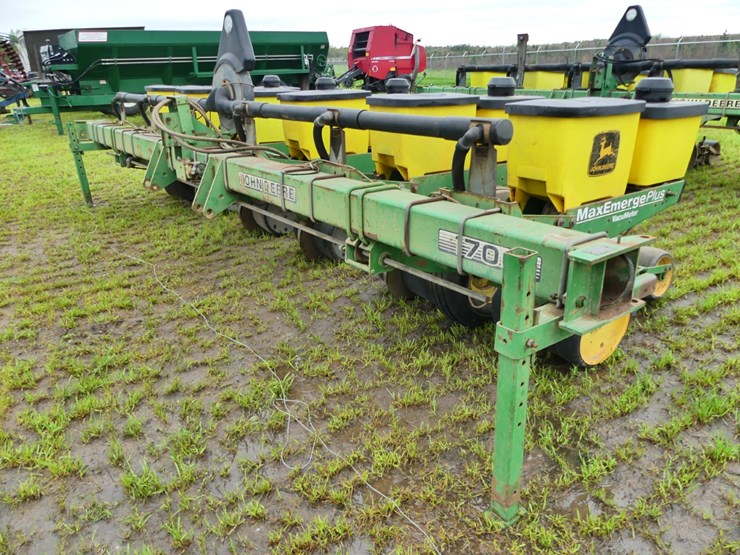 john-deere-1700-image-3