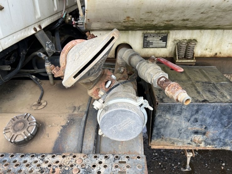 1993-ford-l8000-image-14