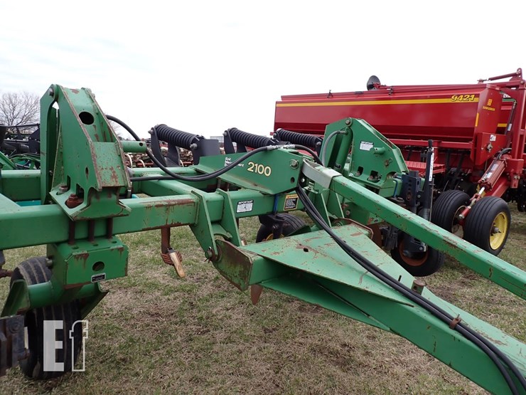 john-deere-2100-image-3