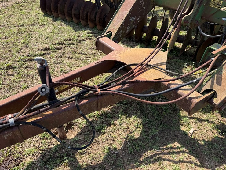 john-deere-630-image-15